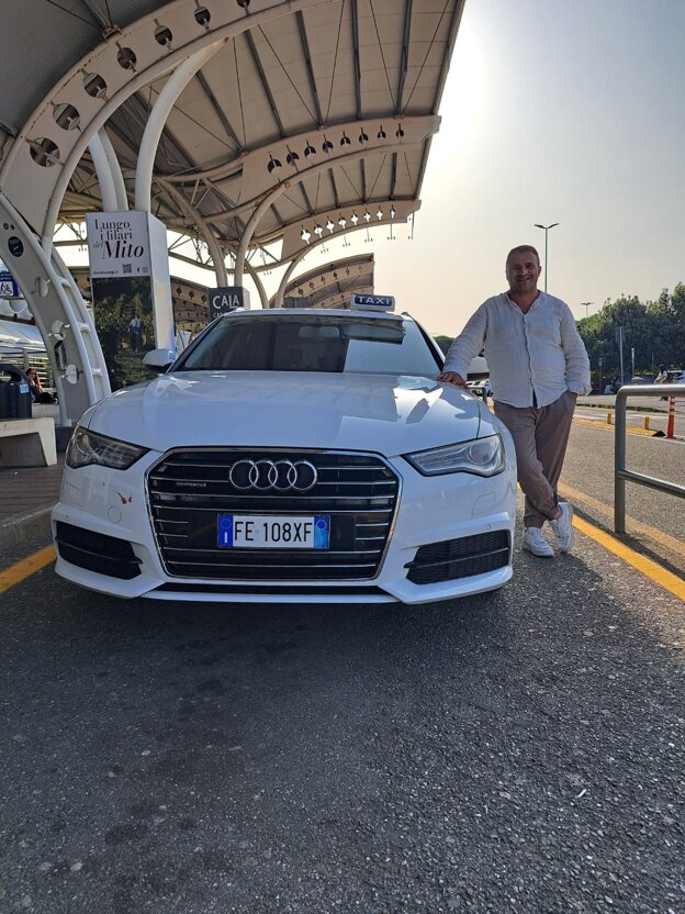 Aeroporto Internazionale di Lamezia Terme SUF - Taxi Terminal