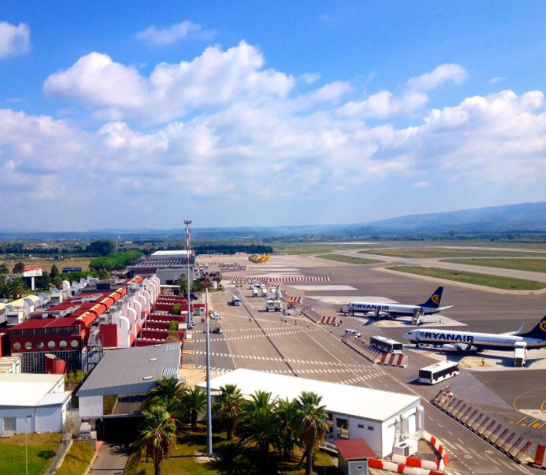Aeroporto Internazionale di Lamezia Terme SUF - Terminal Arrivi e Partenze
