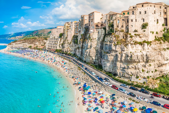 Spiaggia di Tropea e Santuario di Santa Maria dell'Isola